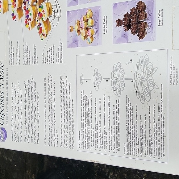 NIB Wilton Cupcakes \'N More Dessert Stand
